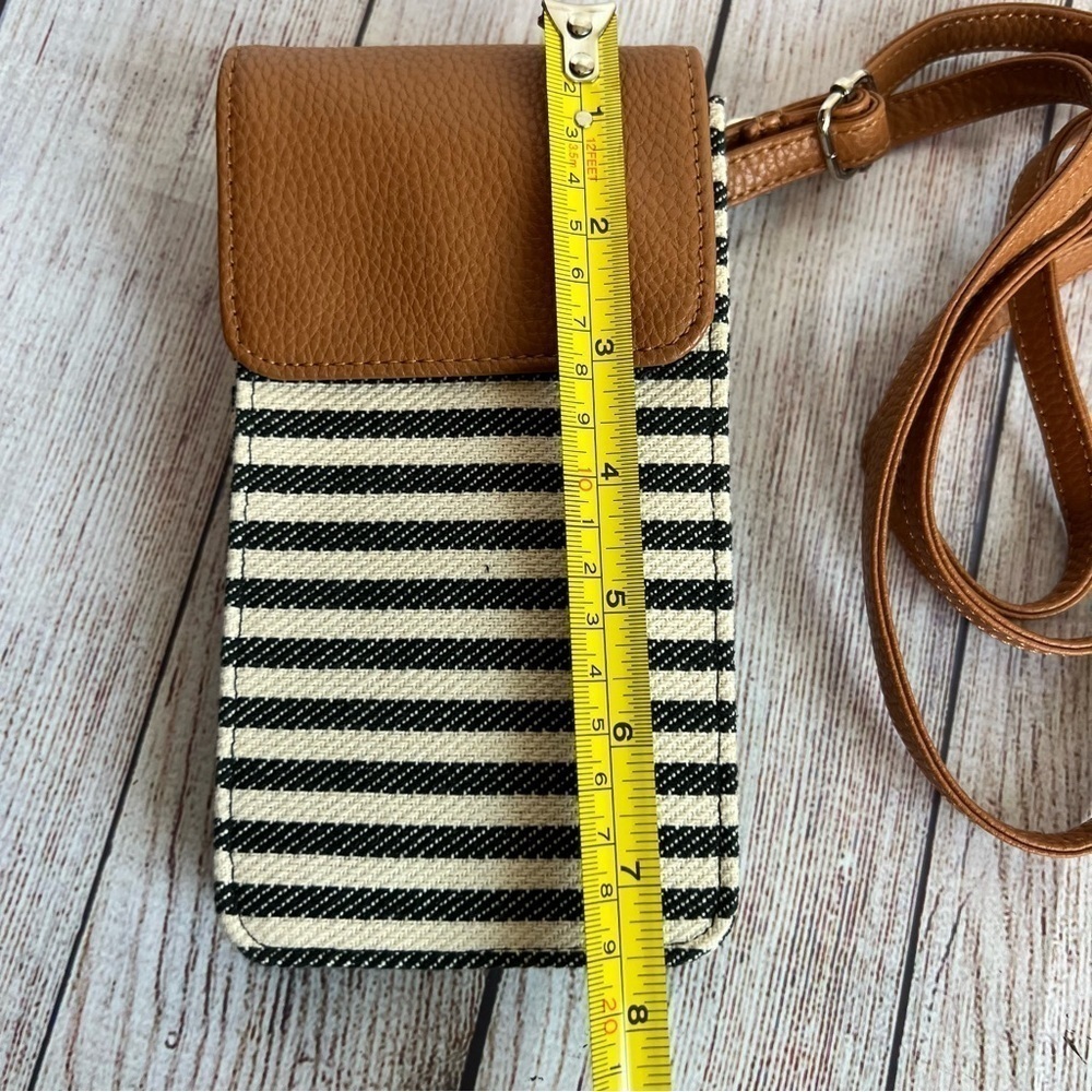 Thirty-One Call Me Crossbody - Picture 3 of 4